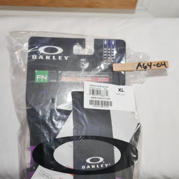 Oakley Mens Waterproof Winter Gloves Thinsulate Snow Snowboarding Ski Tubing NWT - Picture 13 of 15